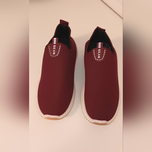 Unisex Solid Slip On Sneakers Comfy Non Slip Soft Sole Shoes for Men & Women - Picture 10 of 10